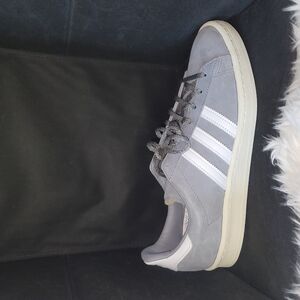 #140 Adidas Men's Gray Sneakers